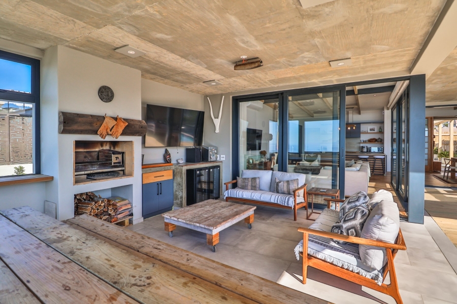 4 Bedroom Property for Sale in Whale Rock Hill Western Cape